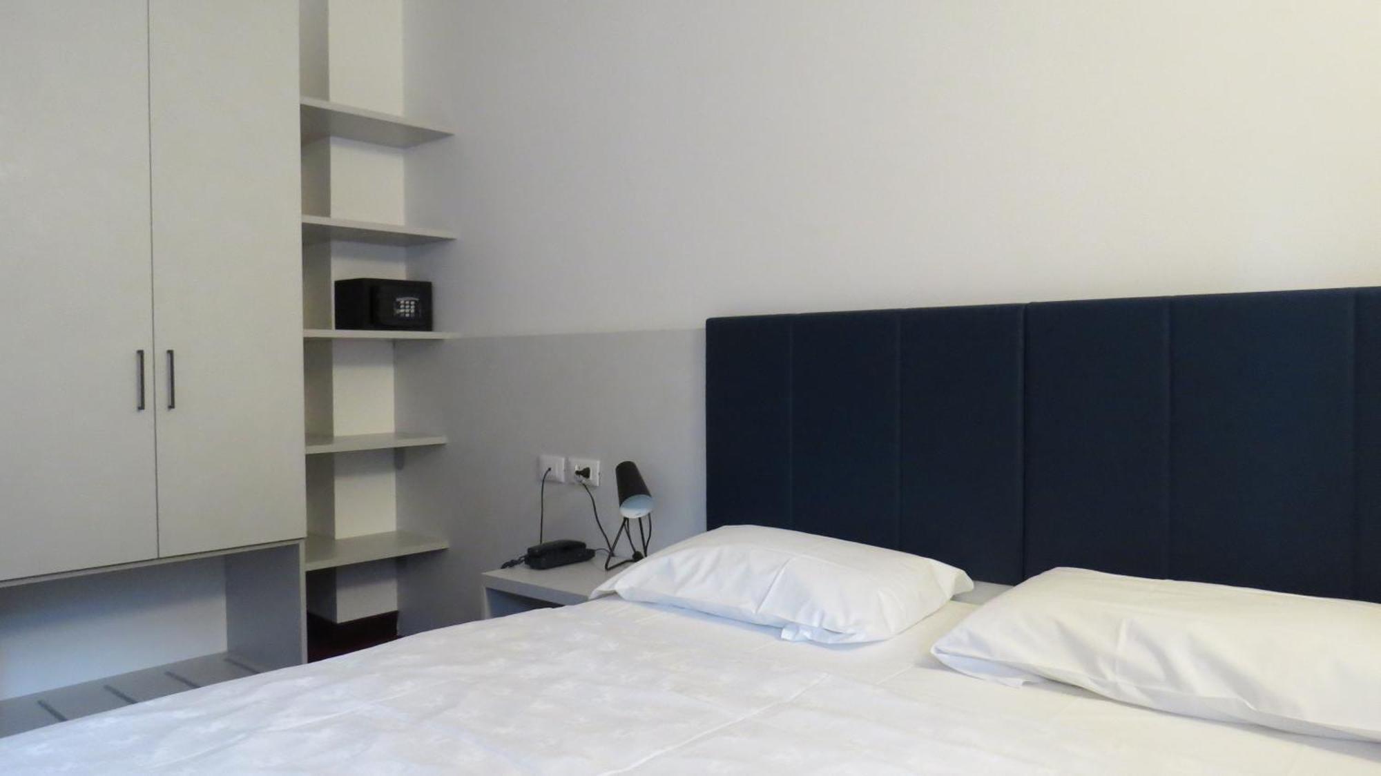 Hotel Villa Claudia Torbole Sul Garda Quarto foto