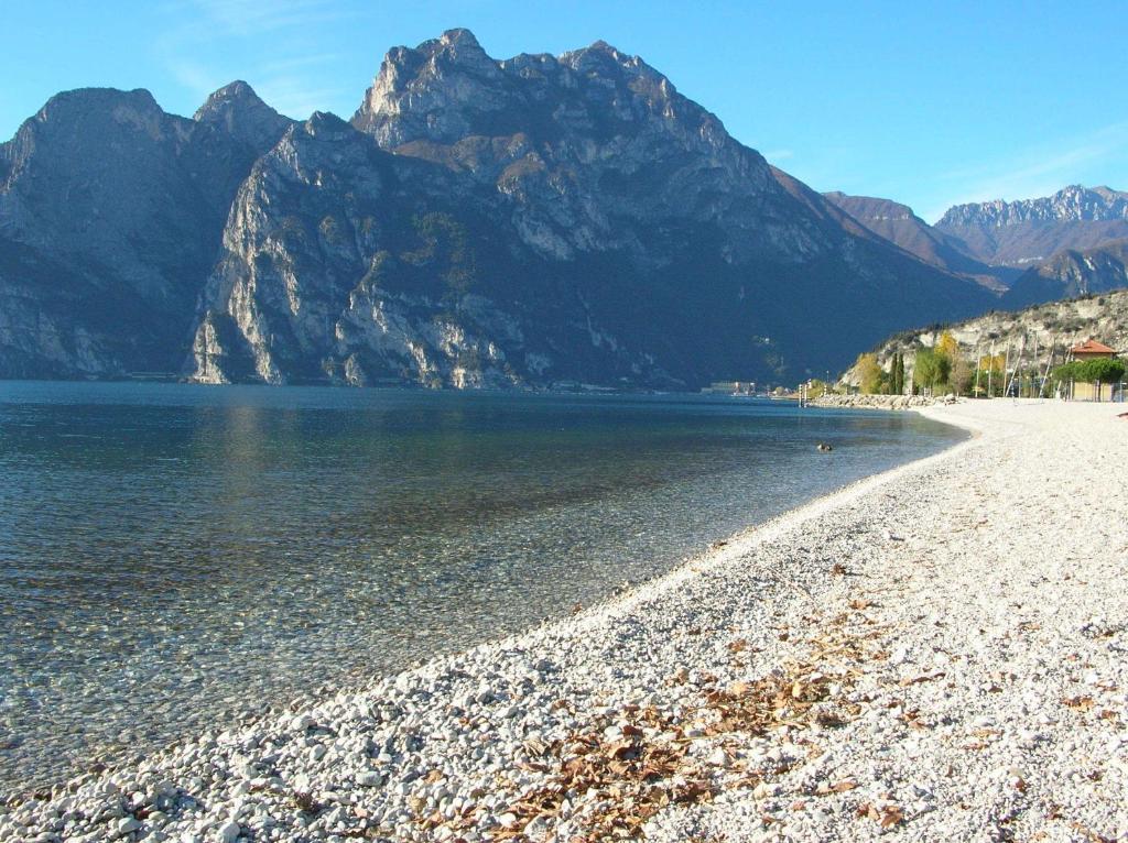 Hotel Villa Claudia Torbole Sul Garda Exterior foto
