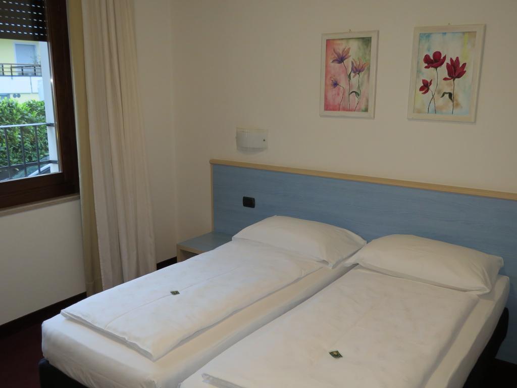 Hotel Villa Claudia Torbole Sul Garda Exterior foto